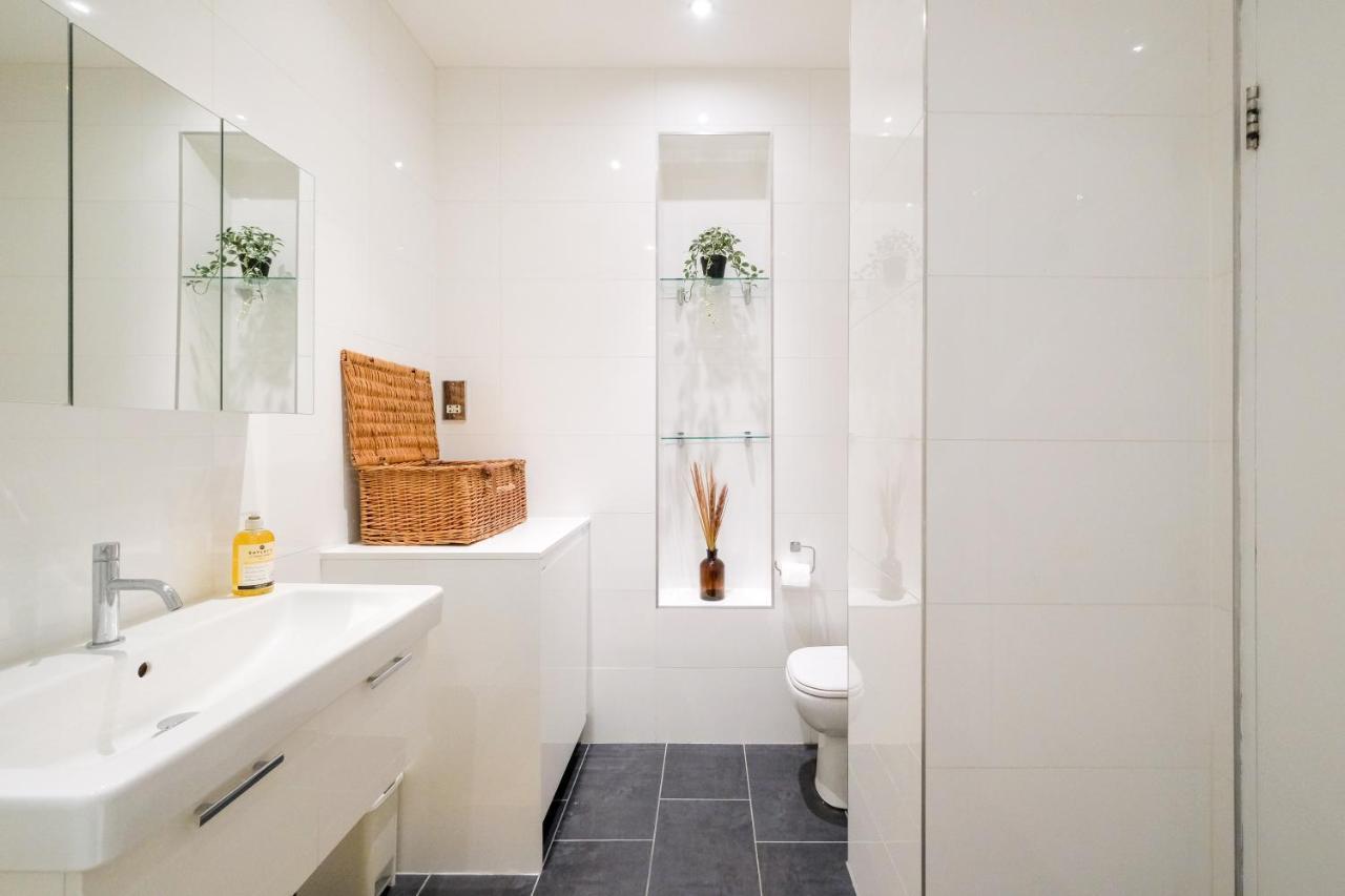 דירות לונדון Lovely 2 Bed Flat In Canal Side Gated Development מראה חיצוני תמונה