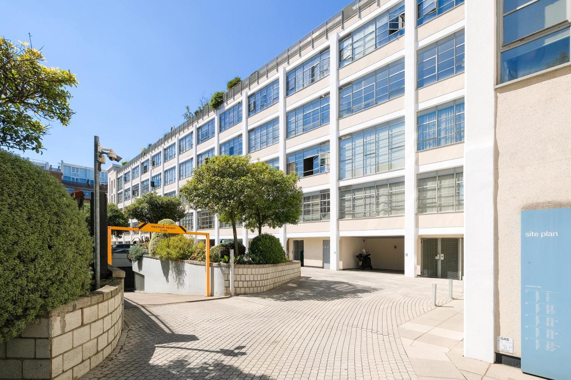 דירות לונדון Lovely 2 Bed Flat In Canal Side Gated Development מראה חיצוני תמונה